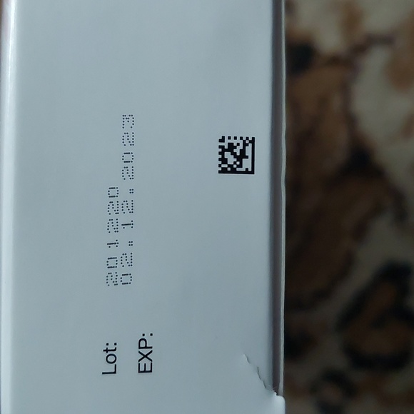 FREE SAMPLE! Avon BUNDLE Physiogel Daily Moisture Therapy Cleanser & A.I Lotion - Picture 10 of 14